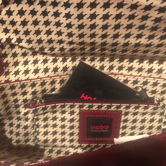 NWT Hobo Crimson patent leather clutch/ wristlet. Great Holiday Item
